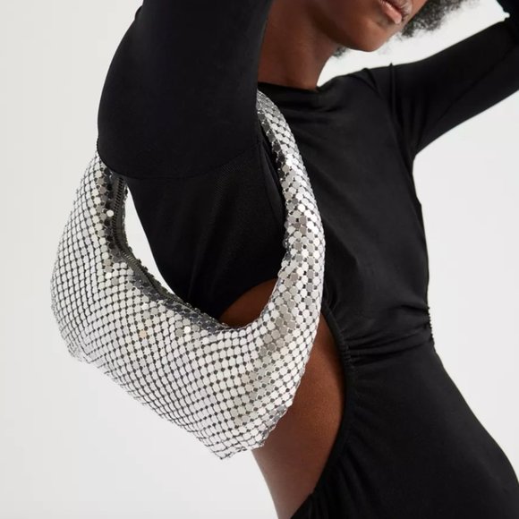 ⭐️ UO Chainmail Crescent Baguette Shine Shimmer Artsy Retro Y2K 2000 Bag Purse - Picture 1 of 5